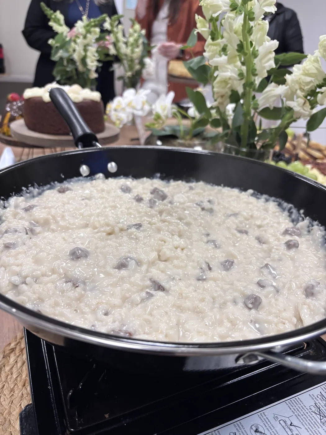 Risoto cremoso finalizado na frigideira